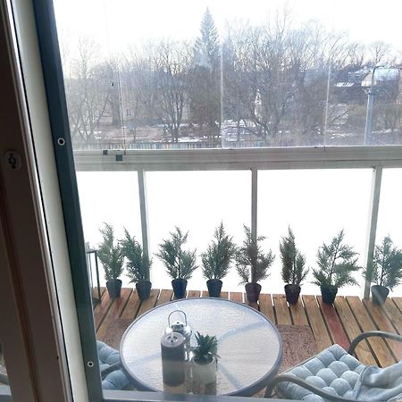 Stella'S Apartment - City Center - Free Secure Parking - Big Sun Terrace - Air Conditioning - Wifi - Tram To The Tallinn Bus Station And Old Town Esterno foto