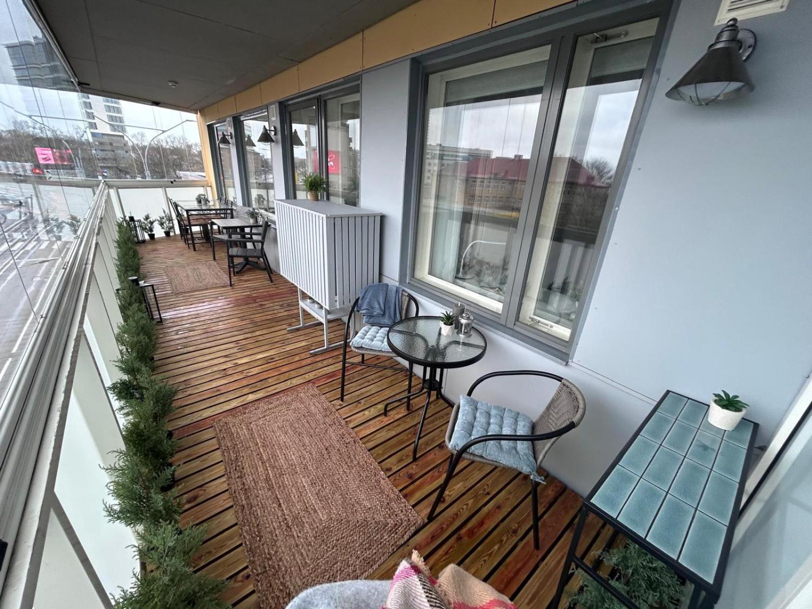 Stella'S Apartment - City Center - Free Secure Parking - Big Sun Terrace - Air Conditioning - Wifi - Tram To The Tallinn Bus Station And Old Town Esterno foto