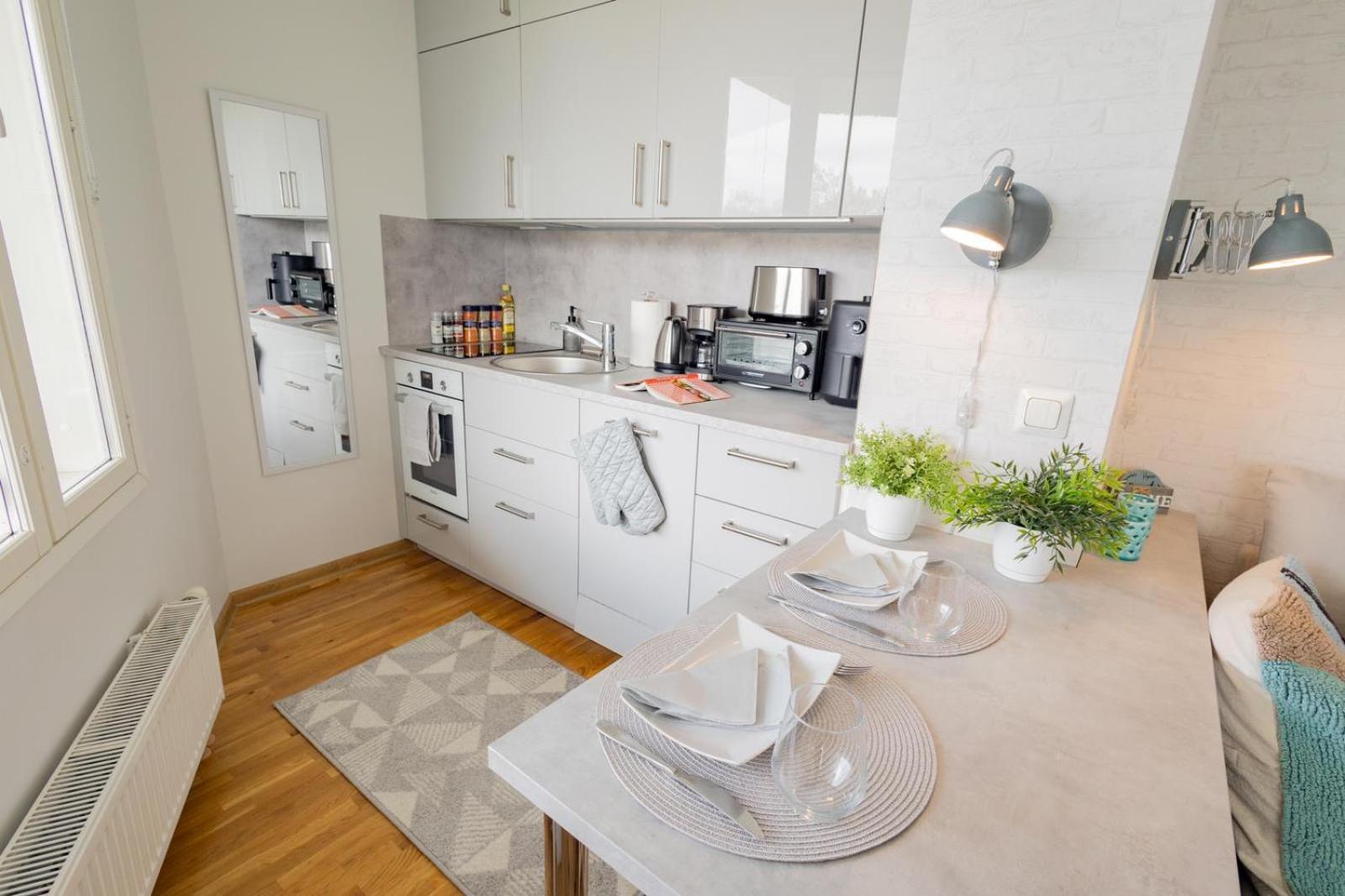 Stella'S Apartment - City Center - Free Secure Parking - Big Sun Terrace - Air Conditioning - Wifi - Tram To The Tallinn Bus Station And Old Town Esterno foto