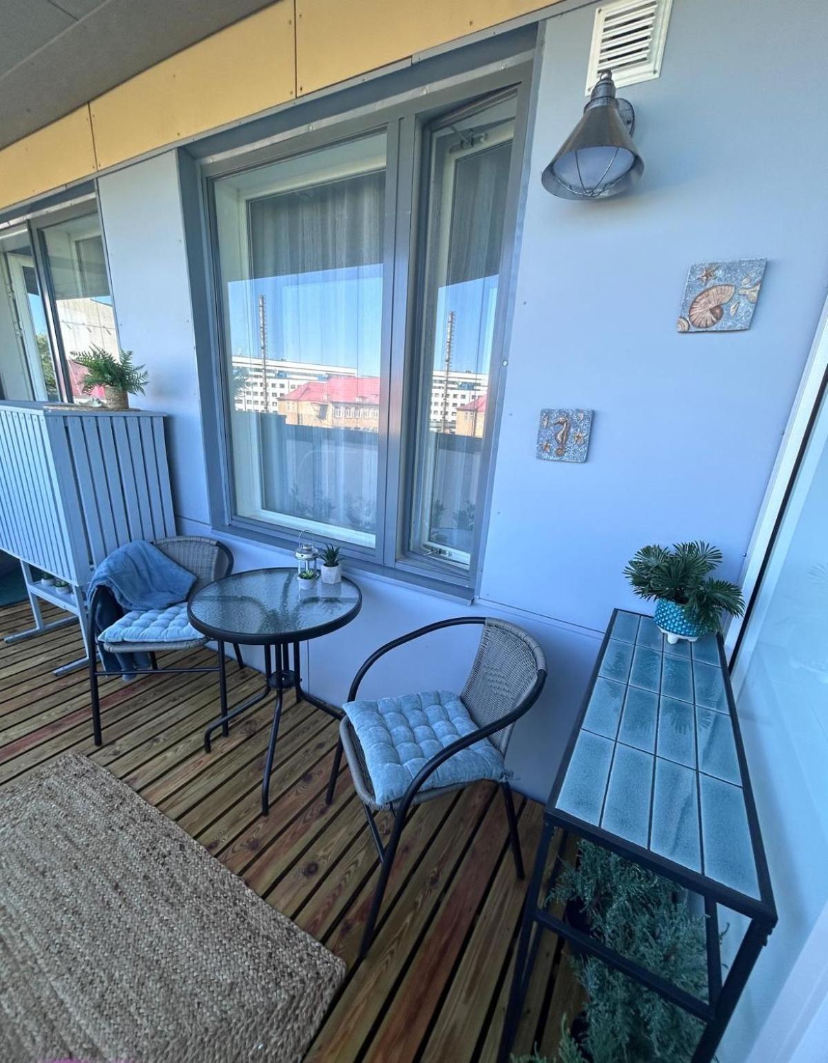 Stella'S Apartment - City Center - Free Secure Parking - Big Sun Terrace - Air Conditioning - Wifi - Tram To The Tallinn Bus Station And Old Town Esterno foto