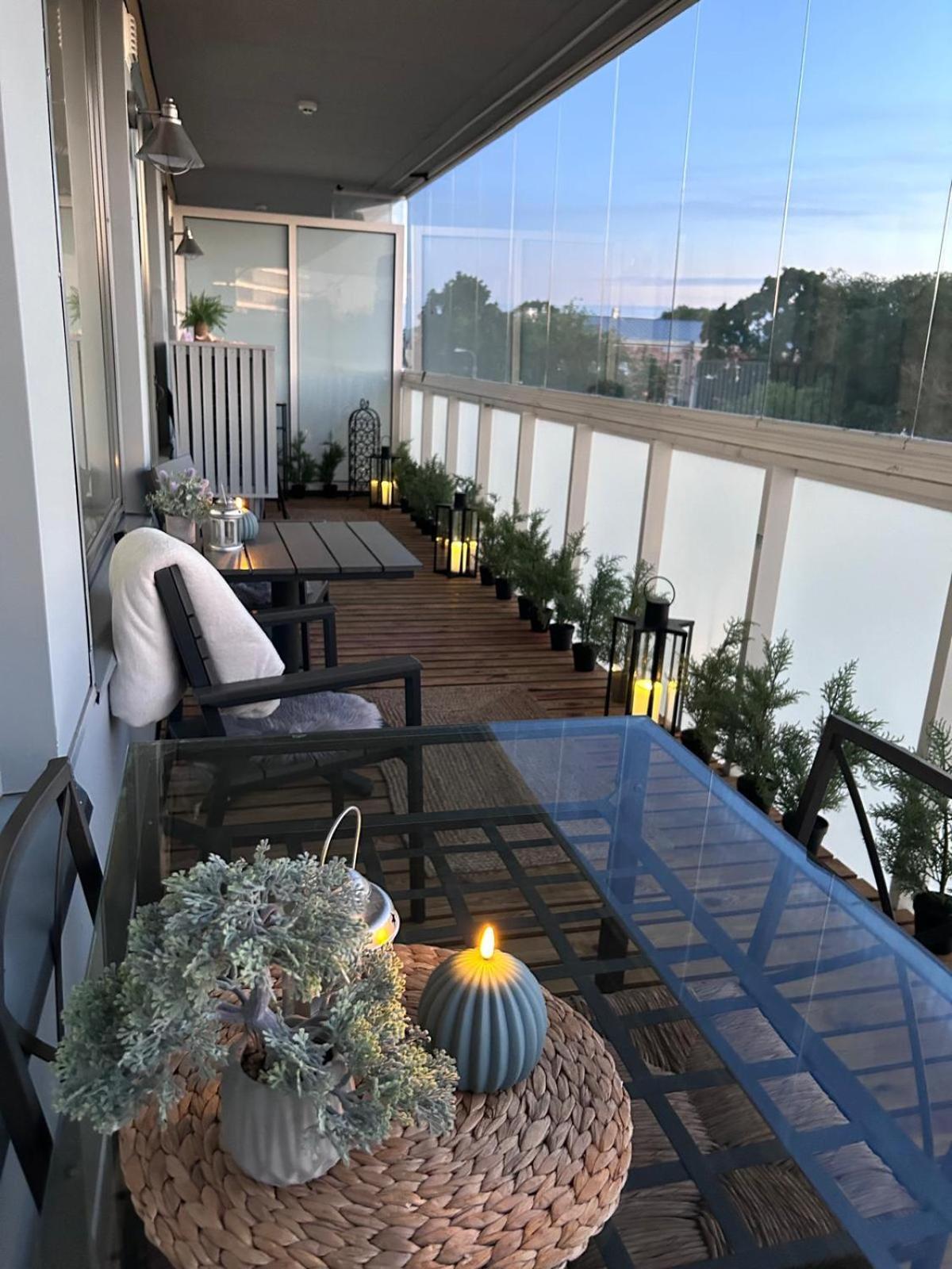 Stella'S Apartment - City Center - Free Secure Parking - Big Sun Terrace - Air Conditioning - Wifi - Tram To The Tallinn Bus Station And Old Town Esterno foto