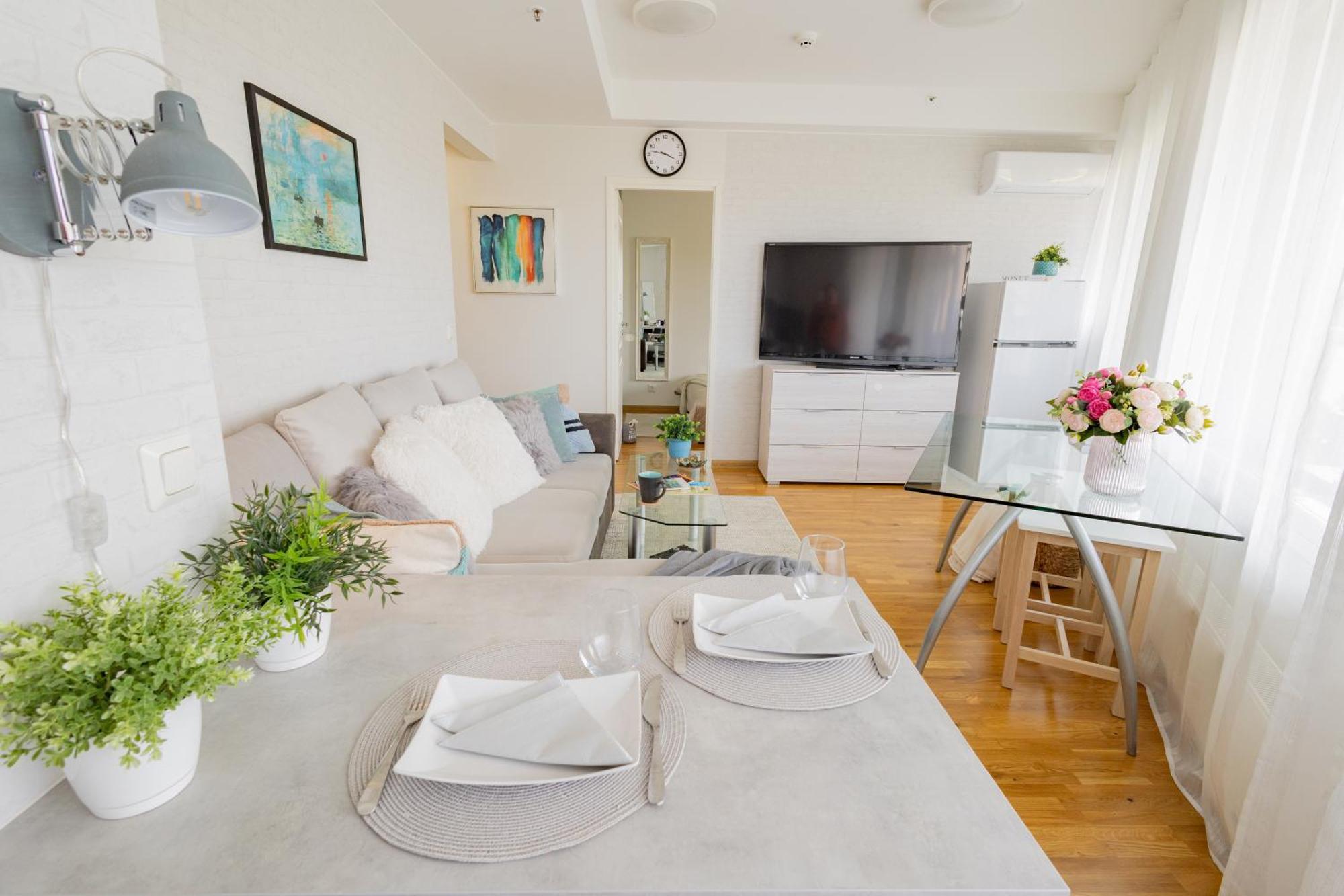 Stella'S Apartment - City Center - Free Secure Parking - Big Sun Terrace - Air Conditioning - Wifi - Tram To The Tallinn Bus Station And Old Town Esterno foto