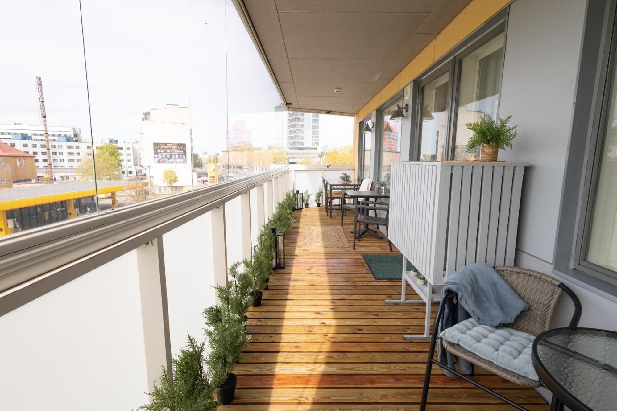 Stella'S Apartment - City Center - Free Secure Parking - Big Sun Terrace - Air Conditioning - Wifi - Tram To The Tallinn Bus Station And Old Town Esterno foto