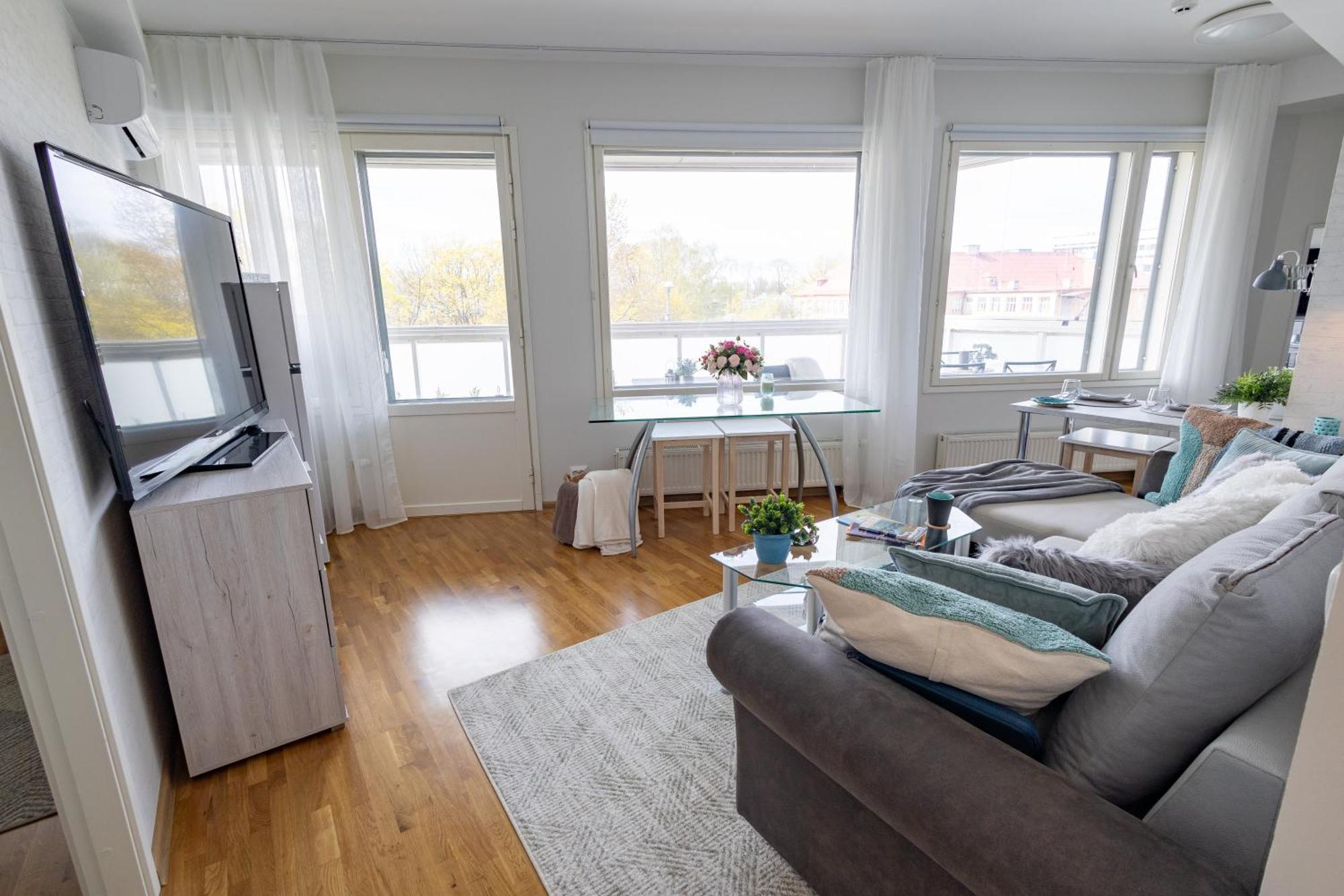 Stella'S Apartment - City Center - Free Secure Parking - Big Sun Terrace - Air Conditioning - Wifi - Tram To The Tallinn Bus Station And Old Town Esterno foto